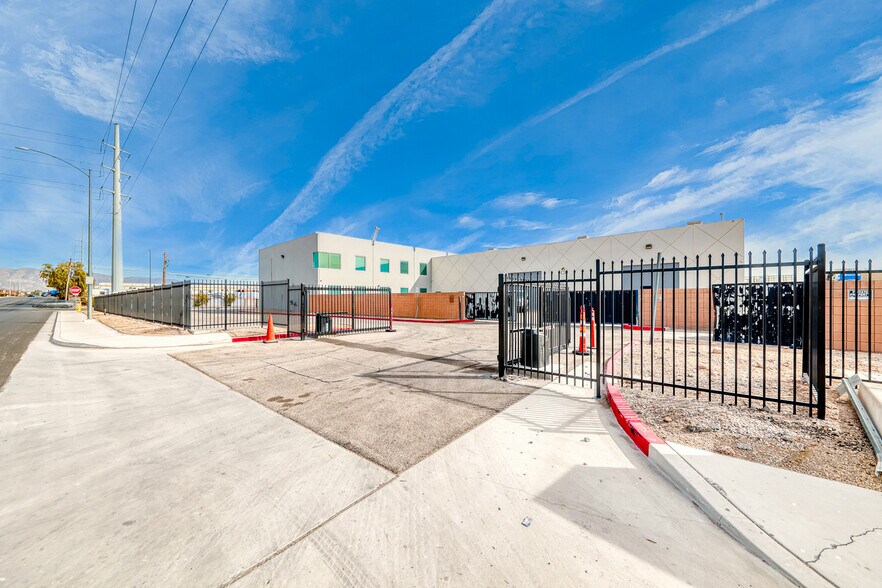 More Photos Of 235 W Brooks Ave, North Las Vegas Warehouse For Sale