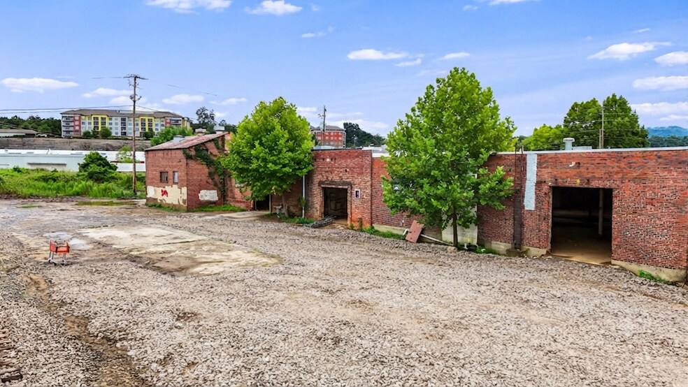 More Photos Of 9 Reed St, Asheville Showroom For Sale