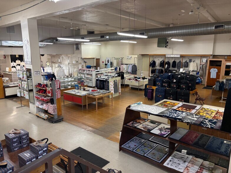 More Photos Of 209-213 James St, Delhi Office For Lease
