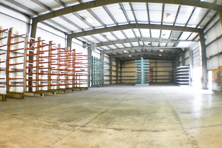 More Photos Of 3000 S 1st St, Clinton Manufacturing For Sale