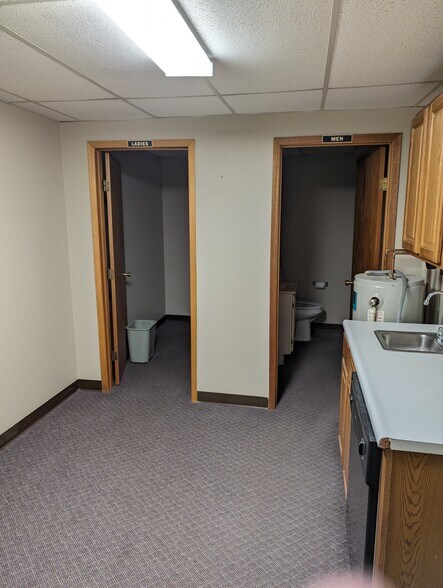 More Photos Of 114 W 4th St S, Newton General Retail For Sale