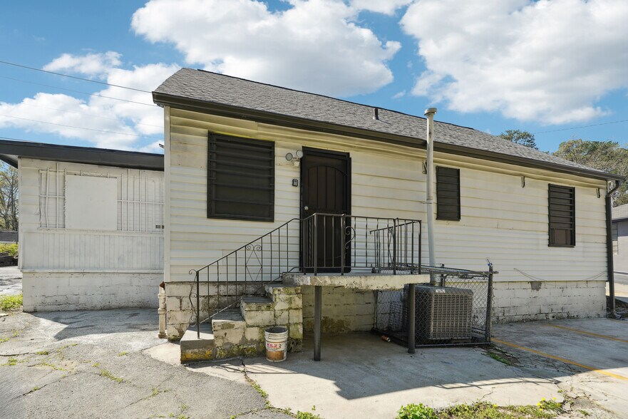 More Photos Of 401 SW Cleveland Ave, Atlanta Office Residential For Sale