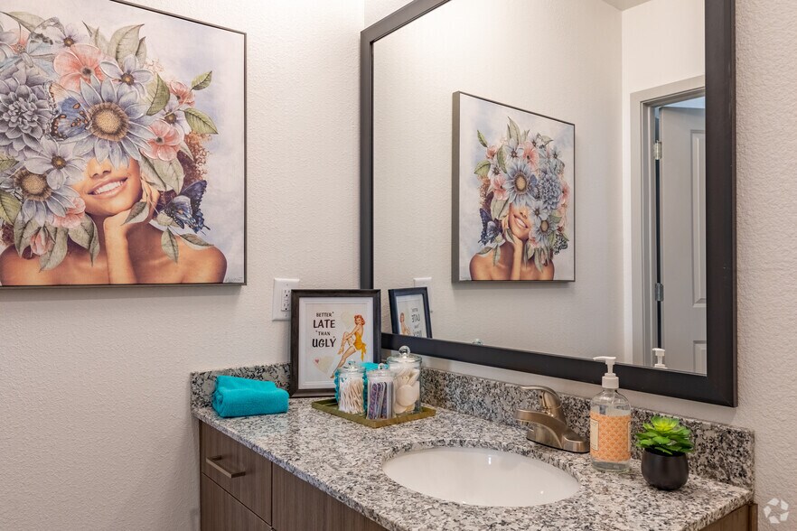 More Photos Of 894 Tiger Blvd, Clemson Apartments For Lease