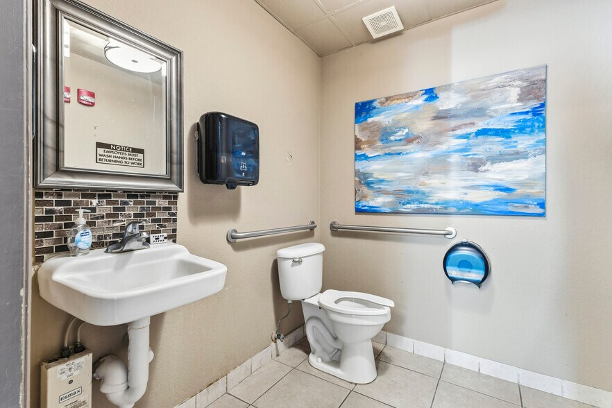 More Photos Of 160 Cypress Point Pky, Palm Coast General Retail For Sale