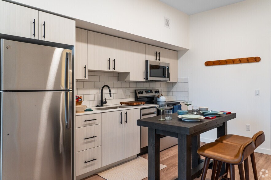 More Photos Of 492 NE 2nd St, Gresham Apartments For Lease