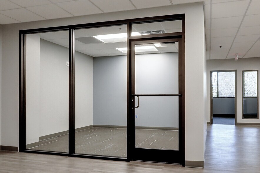 More Photos Of 800 Corporate Dr, Lexington Office For Lease