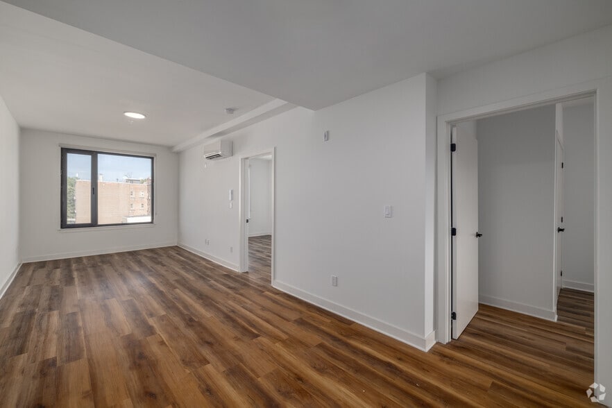 More Photos Of 873 COMMUNIPAW Ave, Jersey City Apartments For Lease
