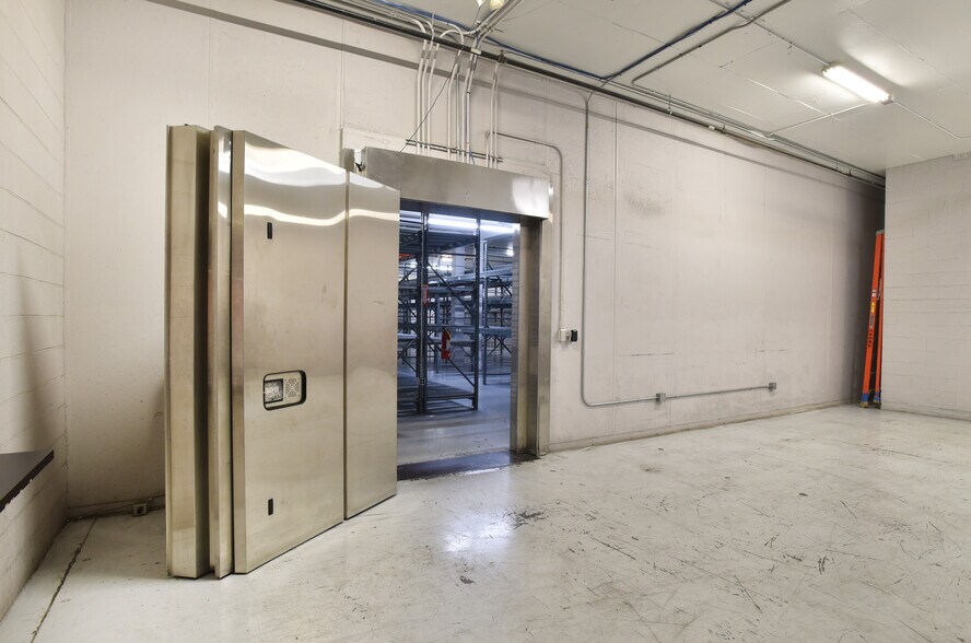 More Photos Of 1800 Northeast Expy, Atlanta Showroom For Lease