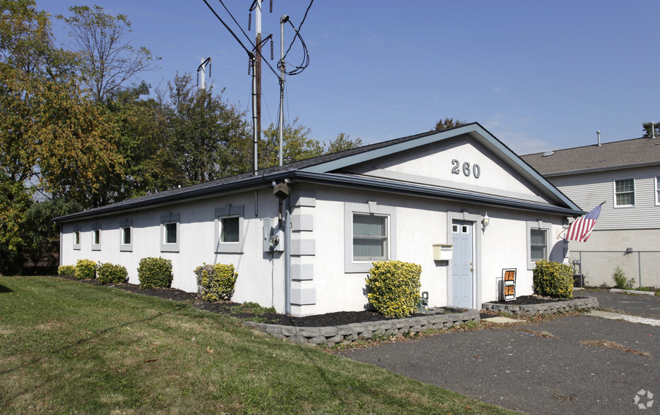 Primary Photo Of 260 Middlesex Essex Tpke, Iselin Office For Lease