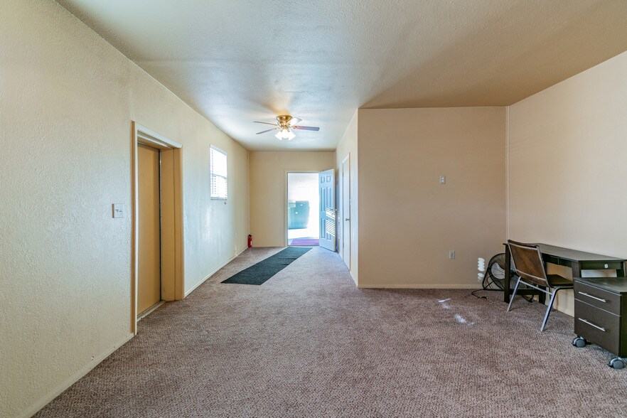 More Photos Of 4615 N 34th St, Tampa Warehouse For Sale