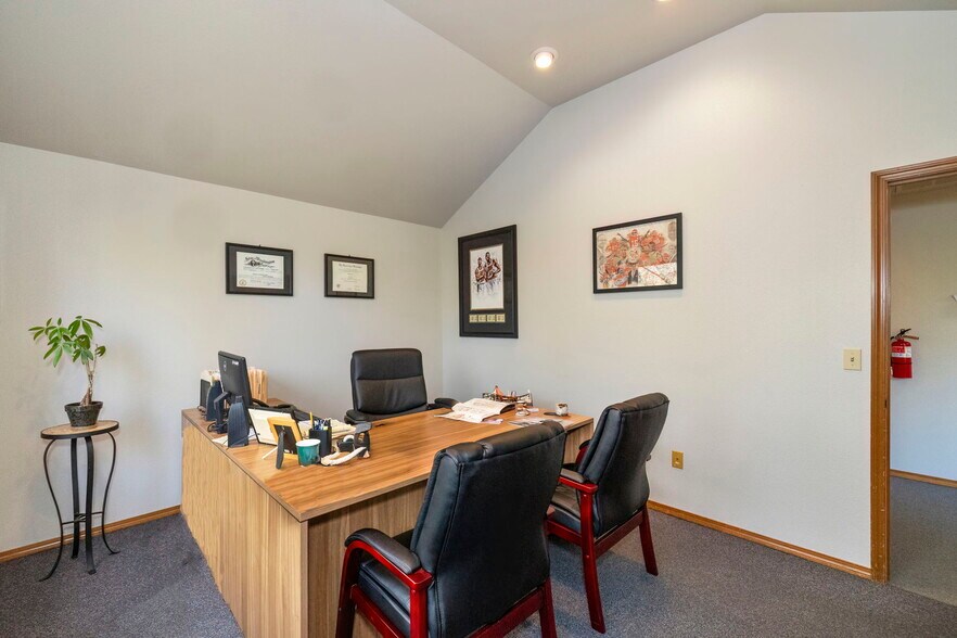 More Photos Of 104 Tremont Ave, Port Orchard Medical For Sale