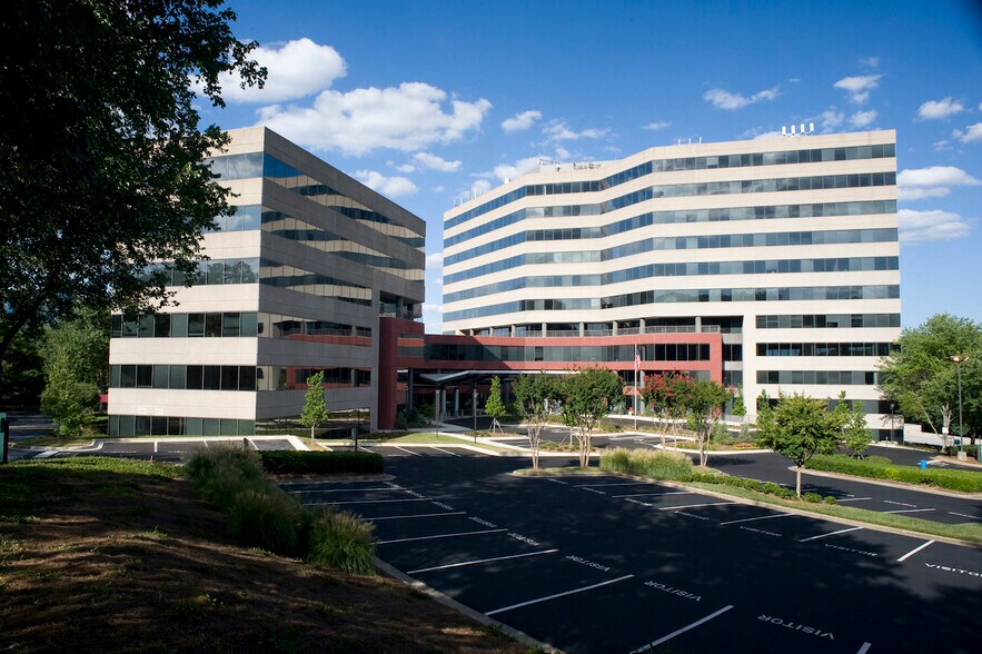 More Photos Of 1100 Johnson Ferry Rd NE, Atlanta Medical For Lease