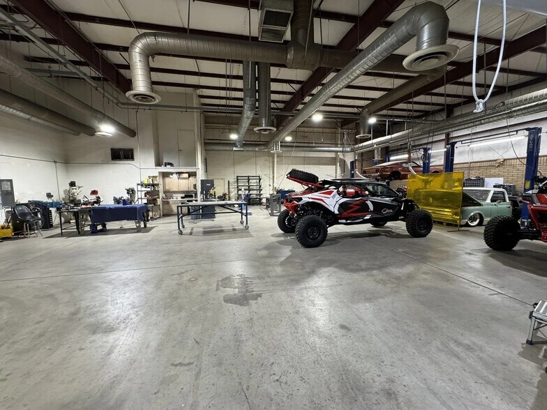 More Photos Of 737 W 2nd Ave, Mesa Manufacturing For Sale