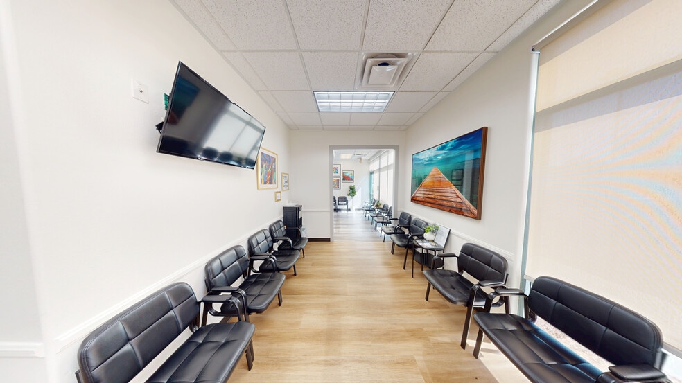 More Photos Of 3039 W Horizon Ridge Pky, Henderson Office For Lease