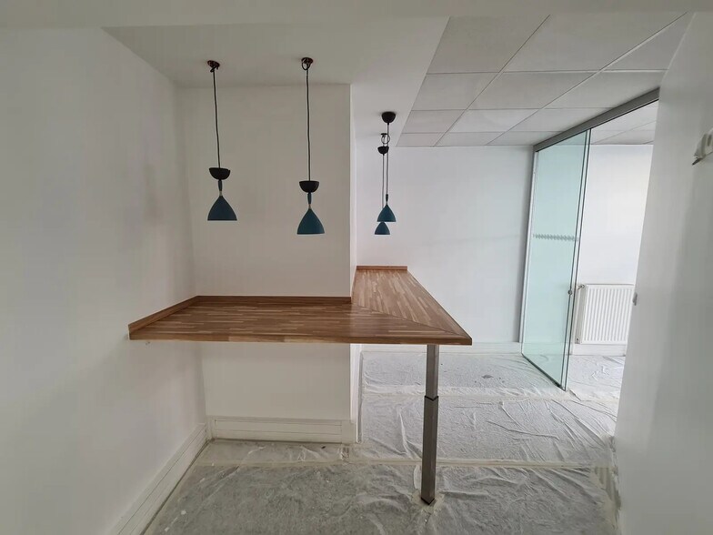 More Photos Of , Paris Office For Sale