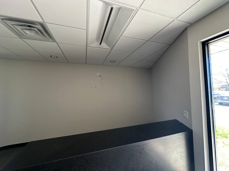 More Photos Of 7100 N Classen Blvd, Oklahoma City Office For Sale