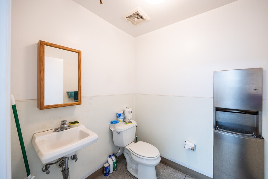 More Photos Of 360 Swift Ave, South San Francisco Warehouse For Lease