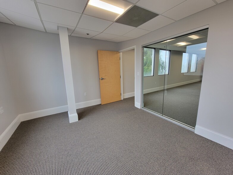 More Photos Of 32-34 Main Street Ext, Plymouth Office For Lease
