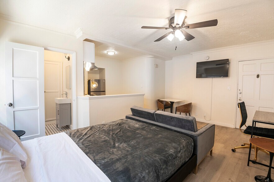 More Photos Of 707-709 Crenshaw Blvd, Los Angeles Apartments For Sale