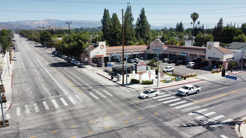 More Photos Of 7606 Fallbrook Ave, Canoga Park Unknown For Lease