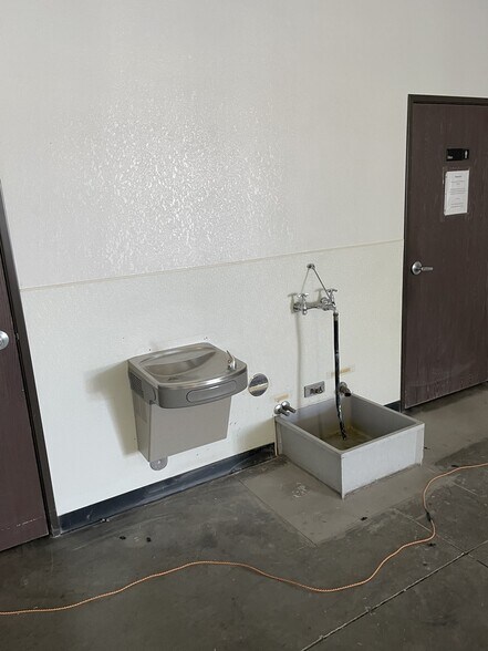 More Photos Of 5905 E Speedway Blvd, Tucson Freestanding For Lease