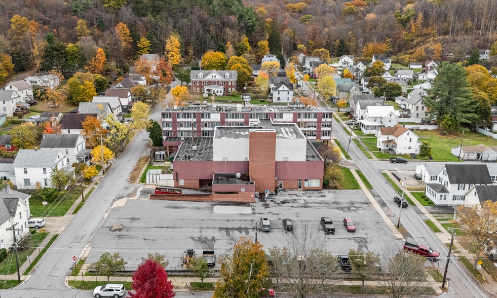 More Photos Of 94 Hospital St, Ridgway Specialty For Sale