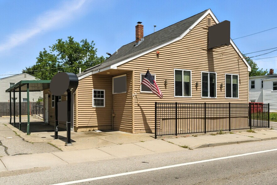 Primary Photo Of 568 Providence St, West Warwick Restaurant For Sale