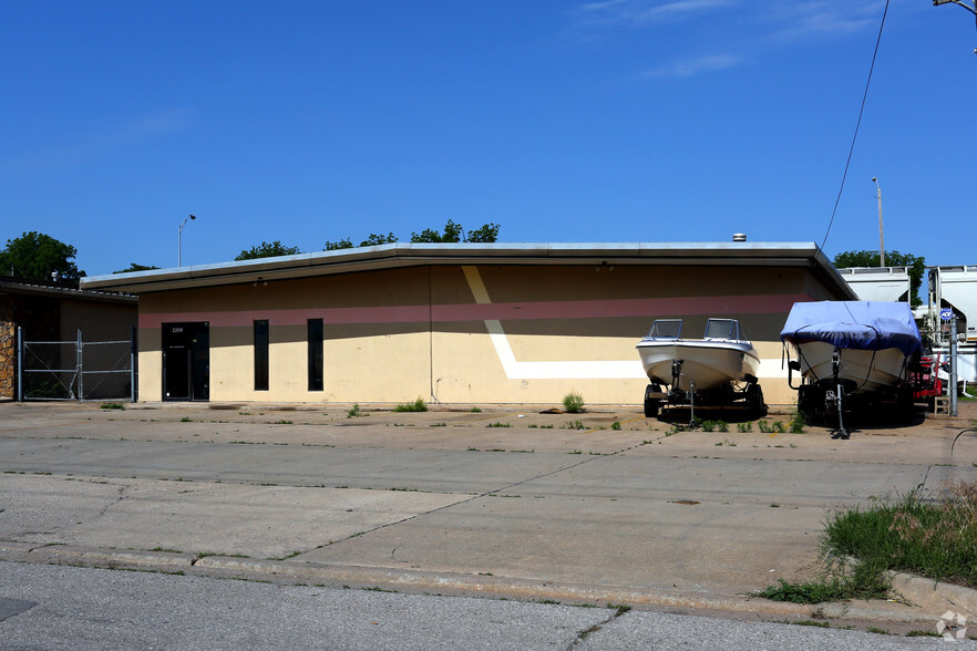 More Photos Of 2009 S Santa Fe Ave, Oklahoma City Unknown For Lease