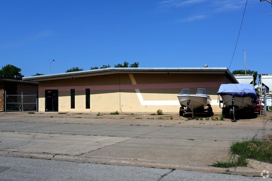 More Photos Of 2009 S Santa Fe Ave, Oklahoma City Unknown For Lease