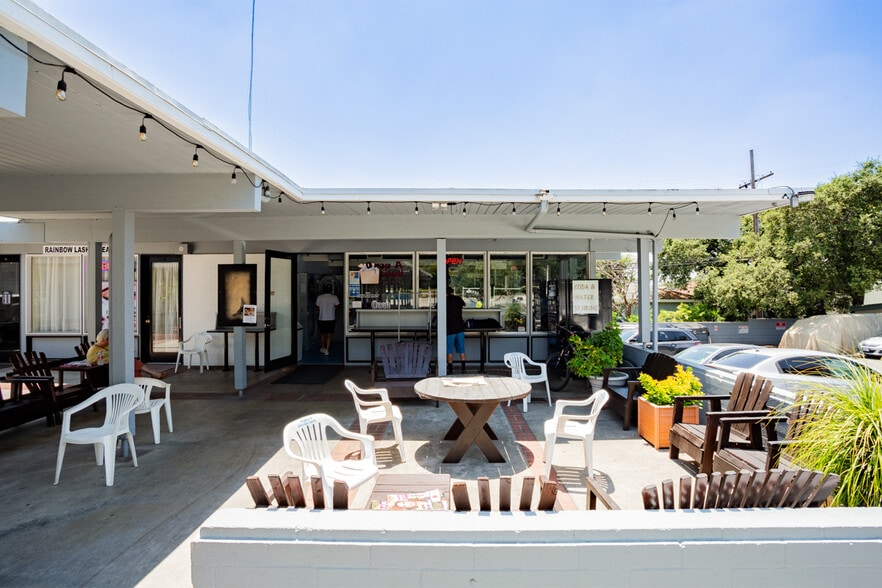 More Photos Of 370 W Sierra Madre Blvd, Sierra Madre Storefront For Lease