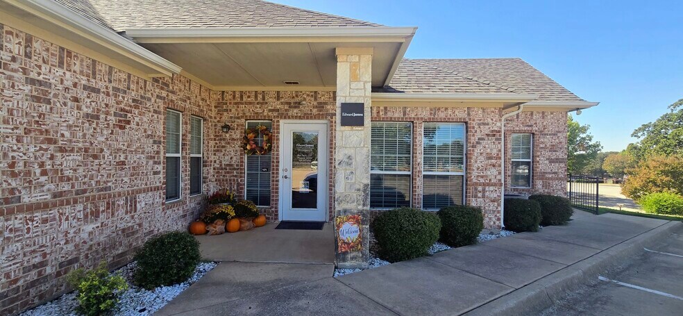 More Photos Of 1205 Bent Oaks Ct, Denton Office For Sale