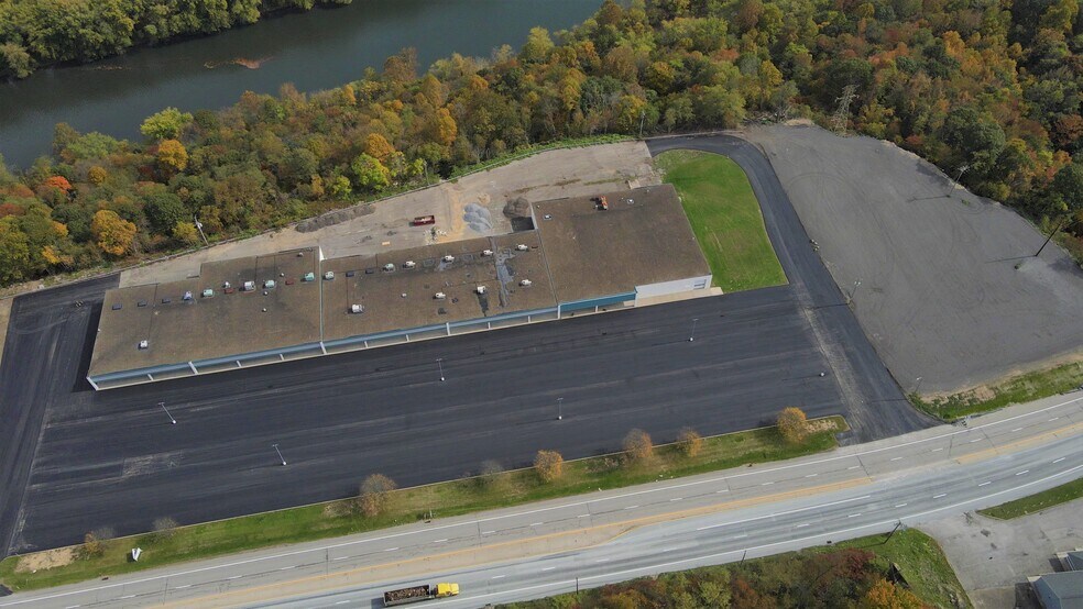 More Photos Of 6794 Big Beaver Blvd, Beaver Falls Flex For Lease