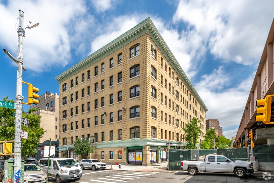 More Photos Of 1916-1938 Park Ave, New York Loft Creative Space For Lease