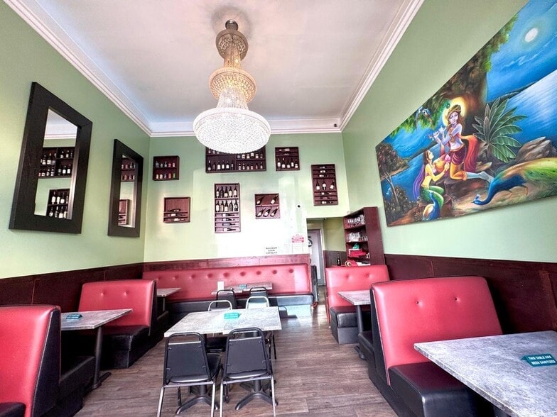 Primary Photo Of 1128-1142 Valencia St, San Francisco Apartments For Lease