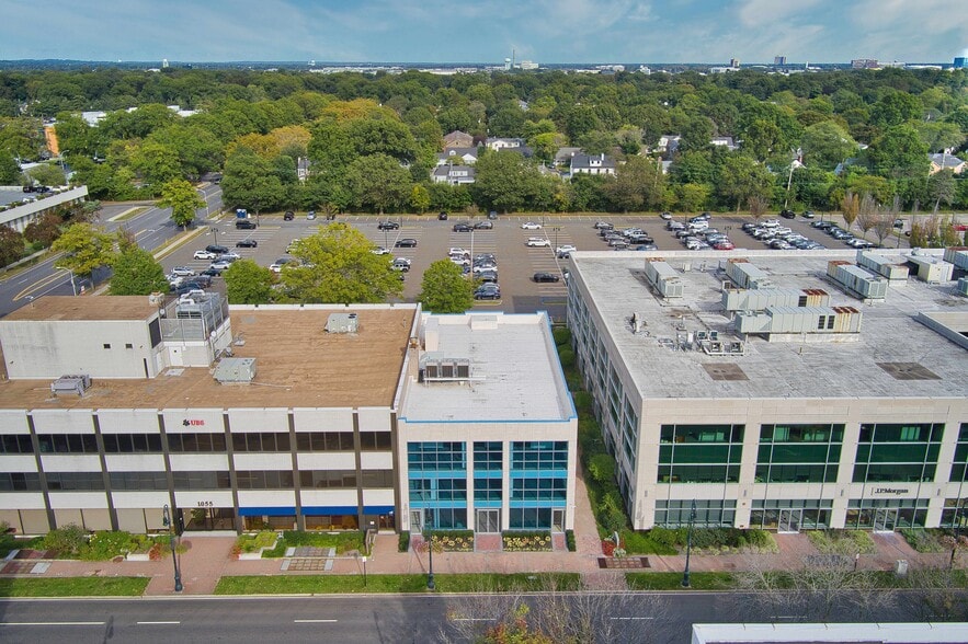 More Photos Of 1051 Franklin Ave, Garden City Office For Sale