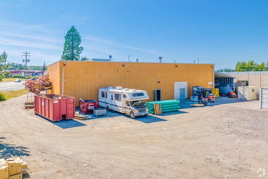 More Photos Of 26251 Fraser Hwy, Langley Manufacturing For Lease