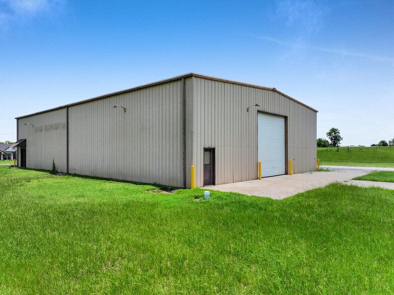 More Photos Of 7387 TX-164 Hwy, Buffalo Warehouse For Lease