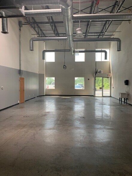 More Photos Of 1585 Beverly Ct, Aurora Warehouse For Sale