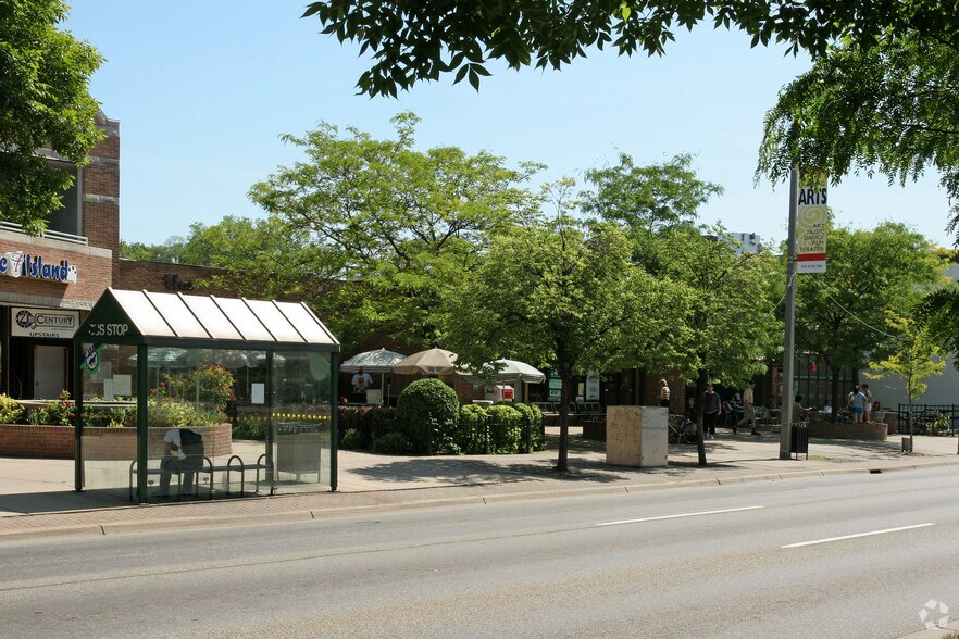 More Photos Of 521-529 E Grand River Ave, East Lansing Storefront For Lease