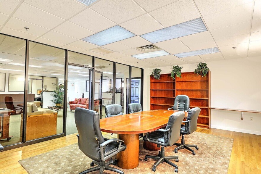 More Photos Of 577 Warren Ave, East Providence Storefront Retail Office For Sale