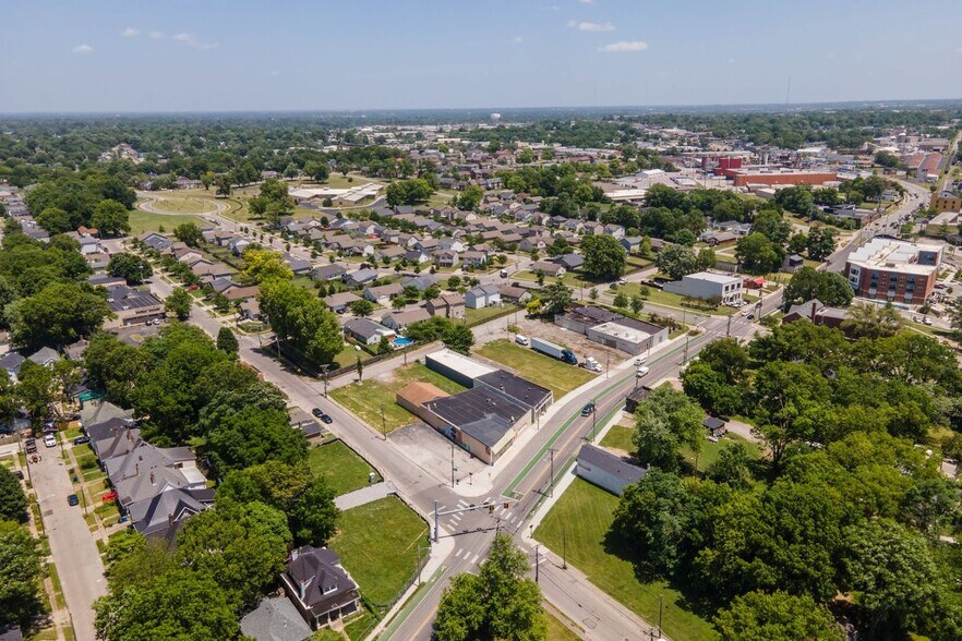 More Photos Of 503 E Third St, Lexington Freestanding For Lease