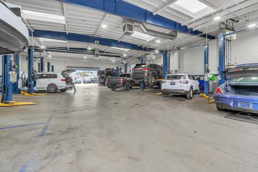 More Photos Of 10325 Central Ave, Montclair Auto Dealership For Lease