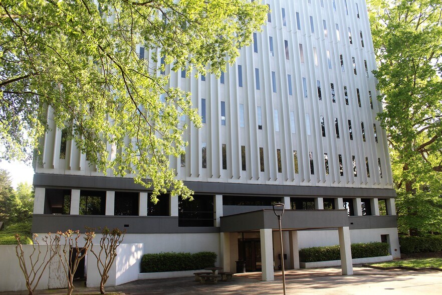 More Photos Of 3301 Buckeye Rd, Atlanta Office For Lease