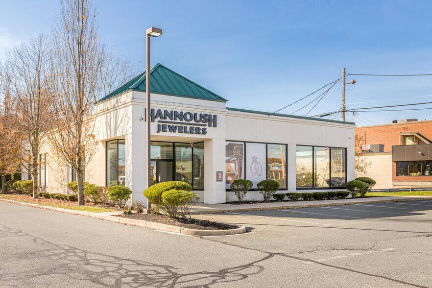 More Photos Of 150 Andover St, Danvers Freestanding For Lease