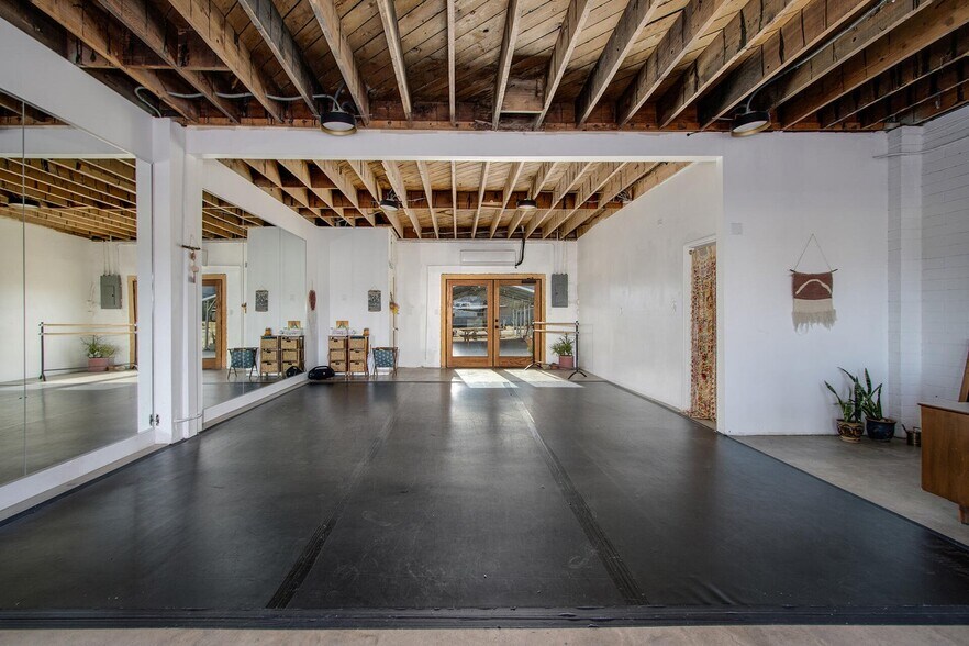 More Photos Of 73911 29 Palms Hwy, Twentynine Palms Storefront For Sale