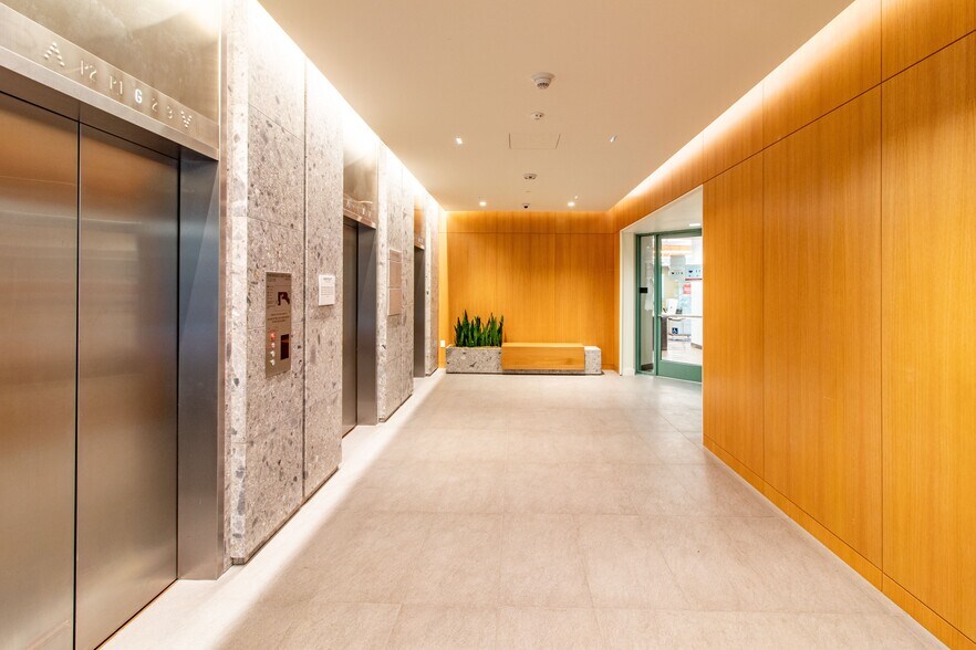 More Photos Of 11911 San Vicente Blvd, Los Angeles Office For Lease