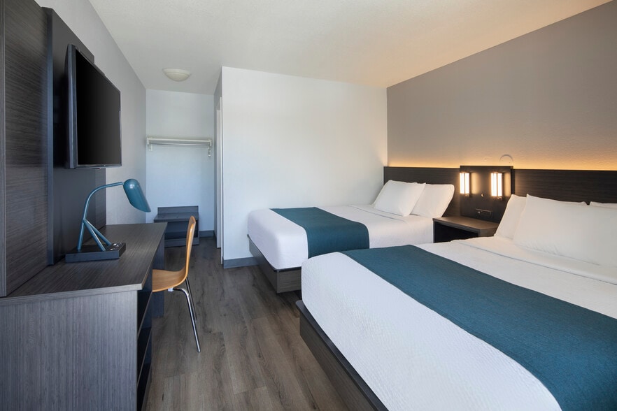 More Photos Of 1564 E Main St, Woodland Hotel For Sale