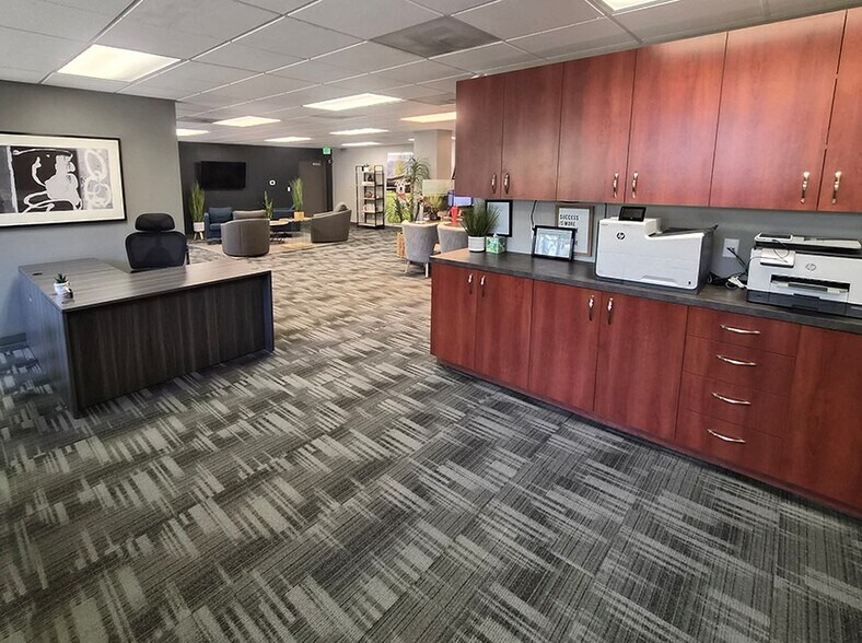 More Photos Of 2250 NW Flanders St, Portland Medical For Lease