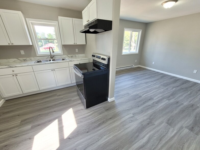 More Photos Of 1351 Iowa Ave SE, Huron Apartments For Sale