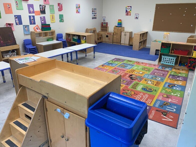 More Photos Of 5006 McEver Rd, Oakwood Daycare Center For Sale
